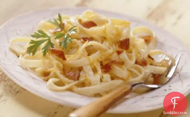 Pasta with Bacon, Caramelized Onions and Cheddar Cheese