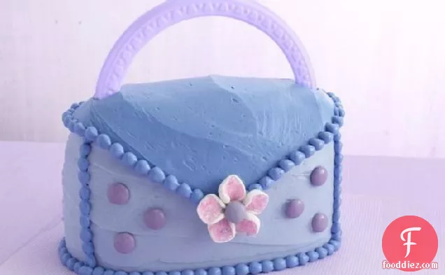पार्टी-टाइम पर्स केक