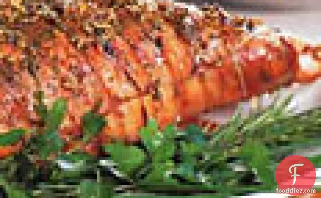 लहसुन और दौनी के साथ मेमने का पैर