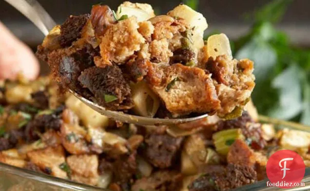 Brown Bread Stuffing with Chestnuts, Apples, and Sausage