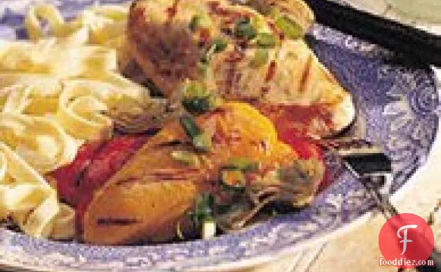 मिर्च और आटिचोक के साथ ग्रील्ड चिकन