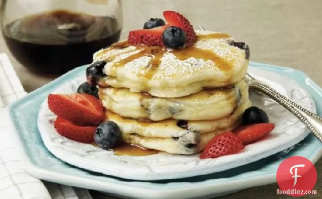 Easy Berry Pancakes