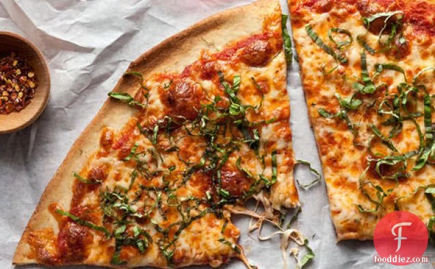 पूरे गेहूं मार्गेरिटा पिज्जा