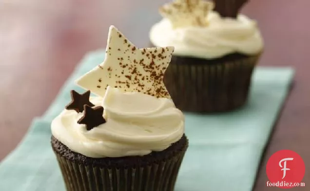 Star-Studded Celebration Cupcakes