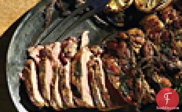 कारमेलाइज्ड लेमन जूस के साथ मेमने का भरवां बटरफ्लाइड लेग