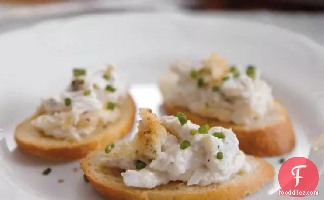 Warm Chives-and-Onion Crab Dip