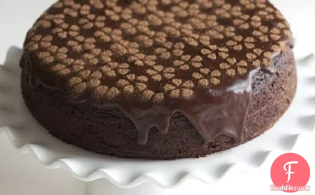 आधुनिक चॉकलेट-रास्पबेरी केक