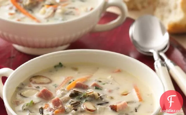धीमी कुकर मलाईदार हैम और जंगली चावल का सूप