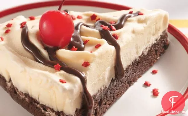 ब्राउनी आइसक्रीम केक