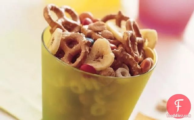 Sweet and Crunchy Snack Mix