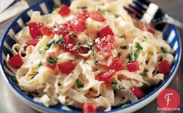 Fettuccine with Ricotta, Tomatoes and Basil