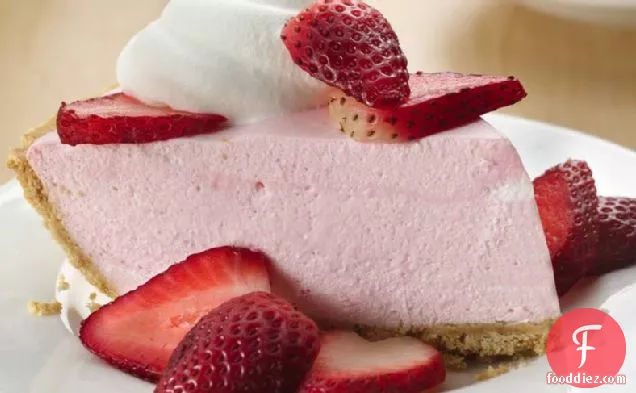 No-Bake Creamy Strawberry Pie