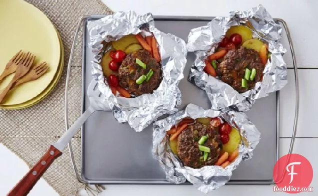 Grilled Cheddar Burgers and Veggies Packs