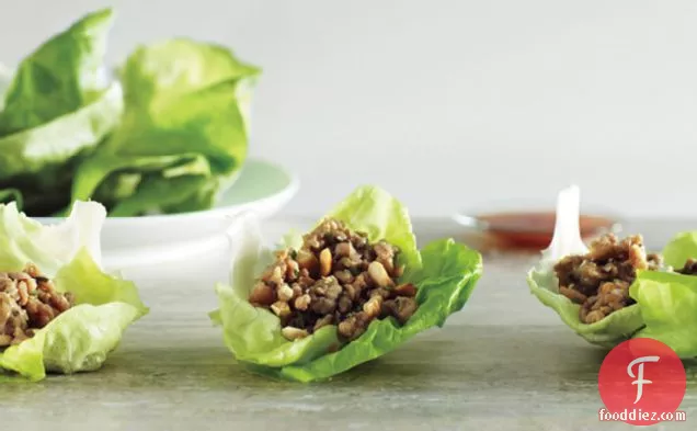 Lettuce Cups With Stir-fried Chicken