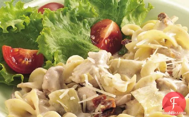 Slow-Cooker Chicken and Noodles Alfredo