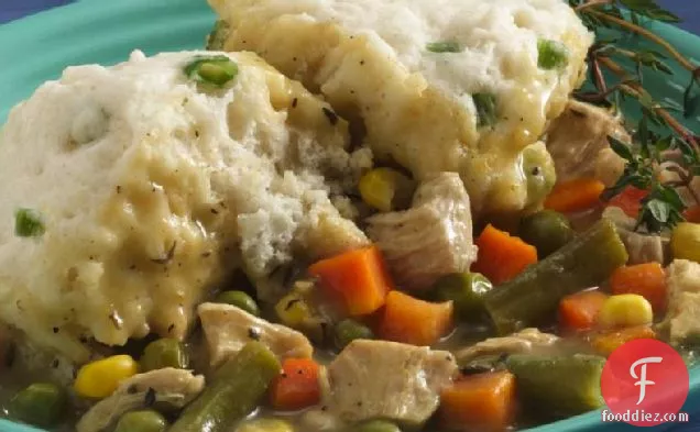 दिलकश चिकन स्टू और पकौड़ी (2 के लिए खाना पकाने)