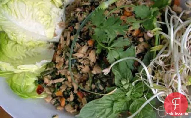एशियन लेट्यूस रैप्स विद गार्लिक स्केप्स