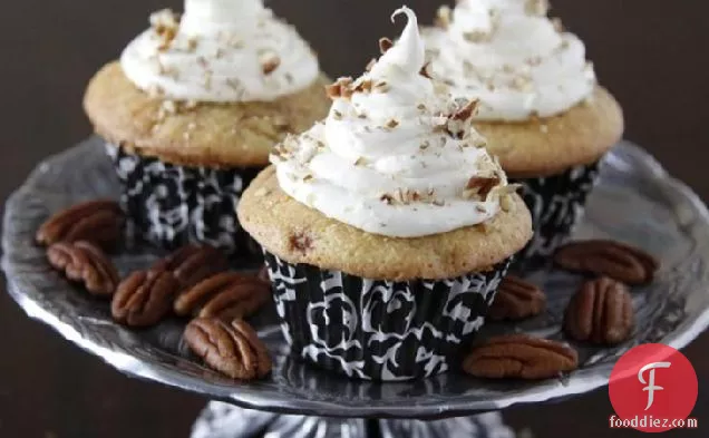 Cinnamon Roll Cupcakes with Cream Cheese Frosting and Pecans