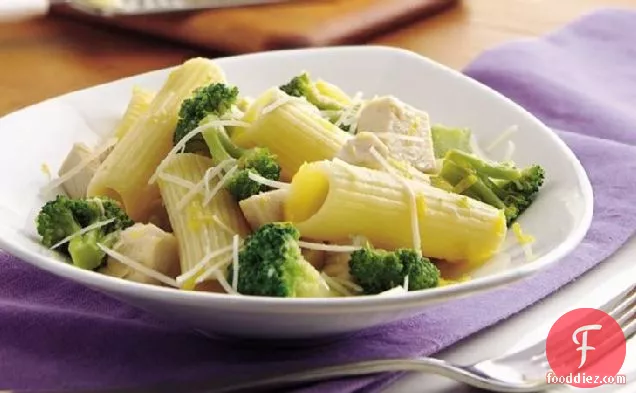 Lemon-Chicken Rigatoni with Broccoli