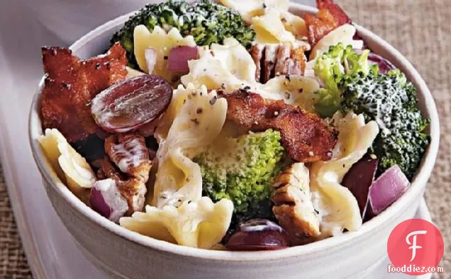 Pasta Salad with Broccoli and Grapes