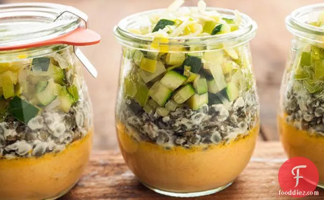 दिलकश गाजर कस्टर्ड के साथ फ्रेंच दाल टेरिन