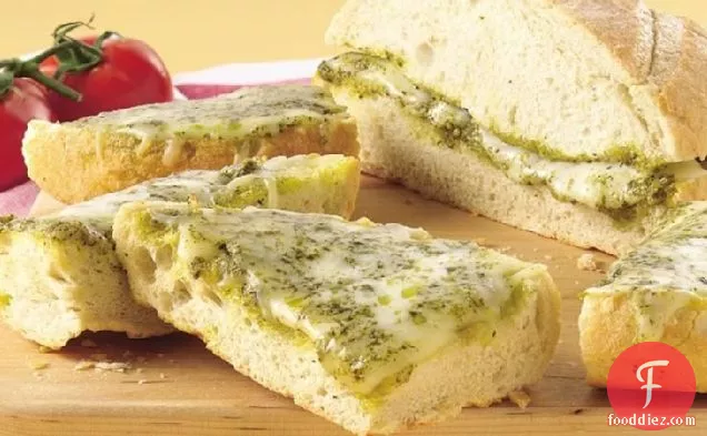 Grilled Pesto-Cheese Bread