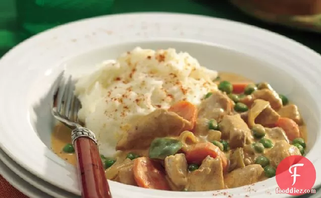 Slow-Cooked Paprika Chicken with Mashed Potatoes