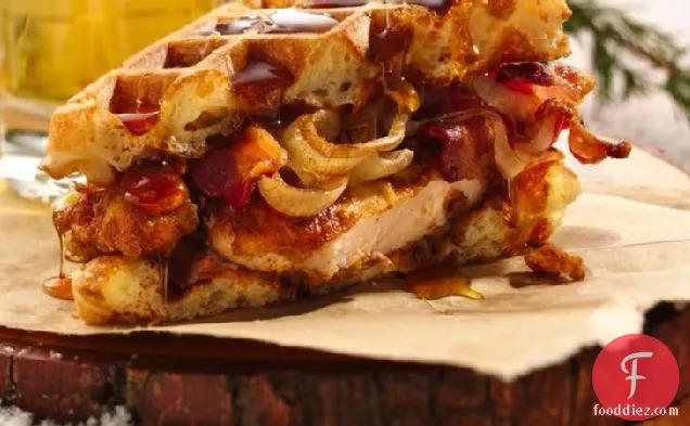 मंटैस्टिक फ्राइड चिकन ' एन ' वफ़ल सैंडविच