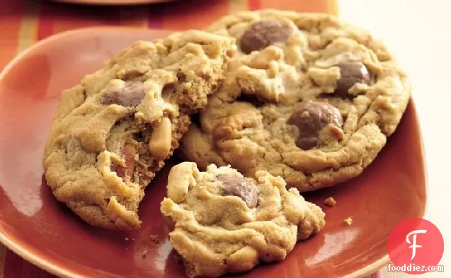 Peanutty Candy Bar Cookies