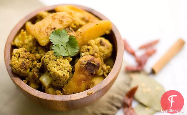 Aloo Gobhi (potato And Cauliflower)