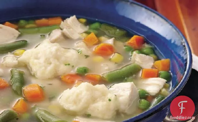 पकौड़ी के साथ चिकन-सब्जी का सूप