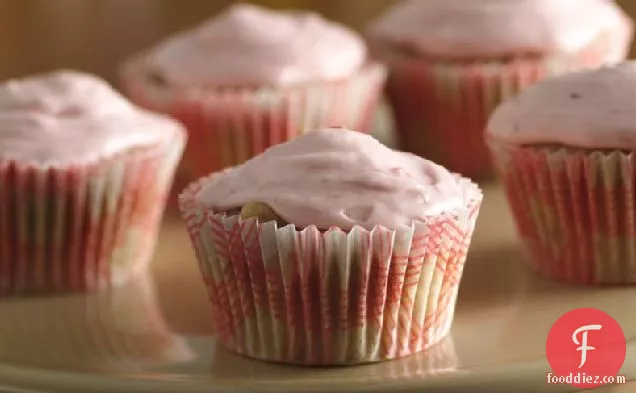 Strawberry-Rhubarb Cupcakes