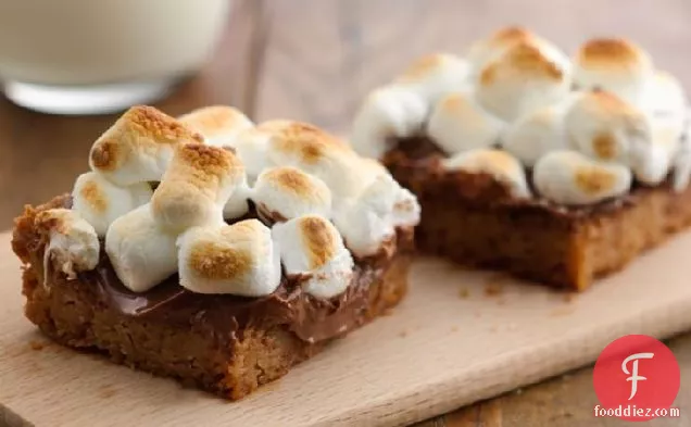 Warm Toasted Marshmallow S'mores Bars