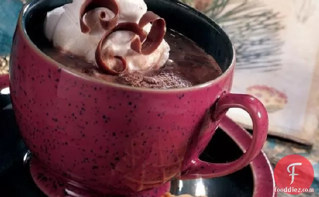 मलाईदार चॉकलेट बादाम कॉफी