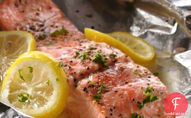 ग्रील्ड नींबू-सामन पन्नी पैक