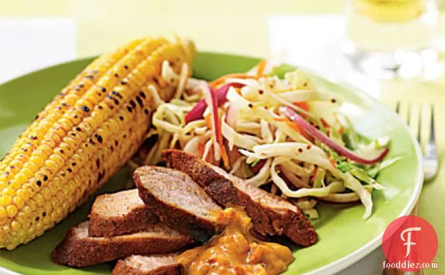 सरसों बारबेक्यू सॉस के साथ स्पाइस-मला पोर्क टेंडरलॉइन