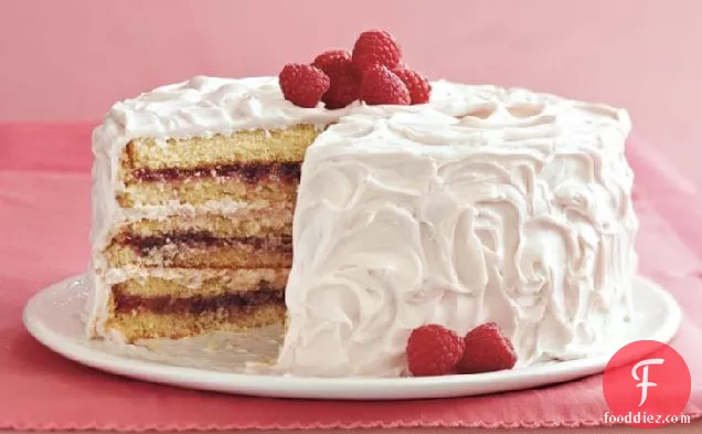 रास्पबेरी-सजी वेनिला केक