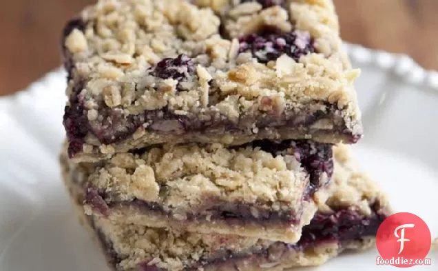 Blackberry-Almond Oatmeal Bars