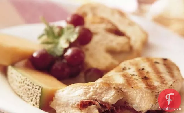 ग्रील्ड पनीर हैम-भरवां चिकन