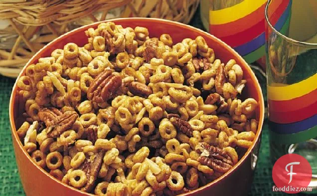 Sweet and Nutty Cereal Munch