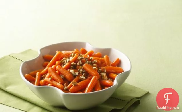 Maple-Glazed Carrots with Pecans