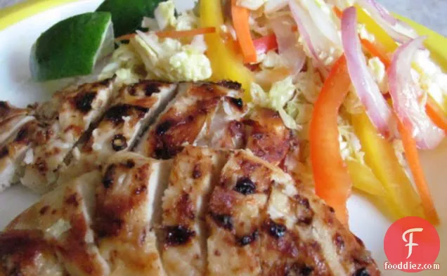 मीठी मिर्च सॉस के साथ थाई स्लाव-चमकता हुआ चिकन निविदाएं