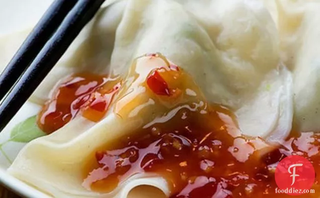 चिली सॉस के साथ पोर्क पकौड़ी