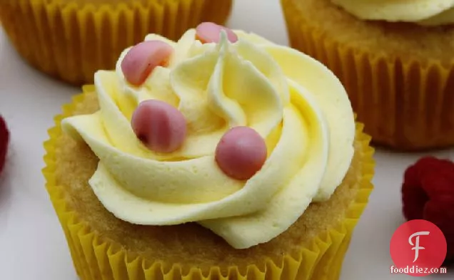 Lemon Raspberry Yogurt Cupcakes