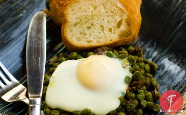 Baked Eggs And Green Peas