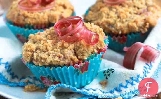Spiced Raspberry Rhubarb Muffins
