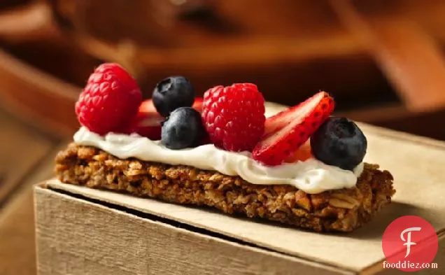 Berries and Cream Granola Bars