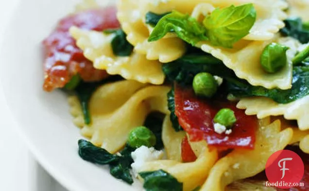 Farfalle with Spinach and Peas