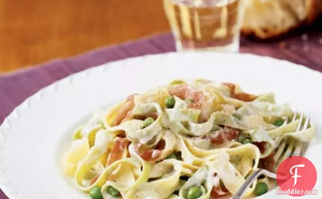 Fettuccine Alfredo with Peas and Prosciutto