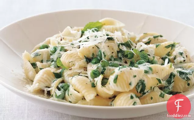 Pasta With Peas, Cream, Parsley, And Mint